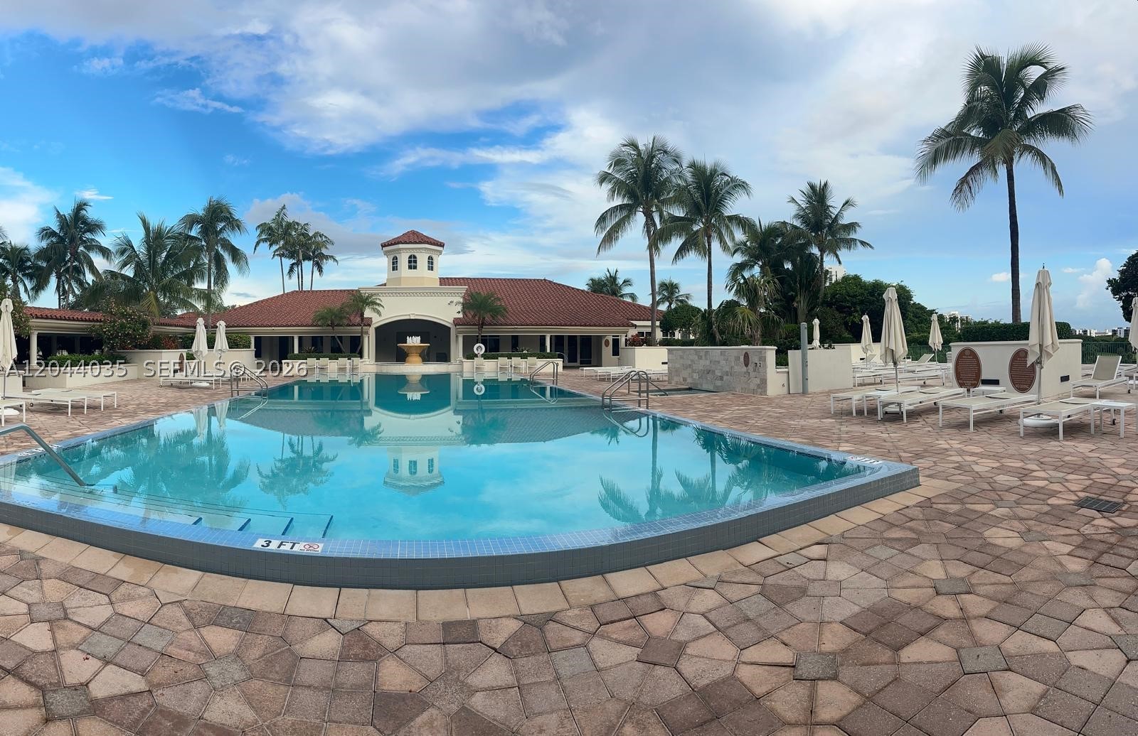 20000 E Country Club Dr #108, Aventura FL 33180