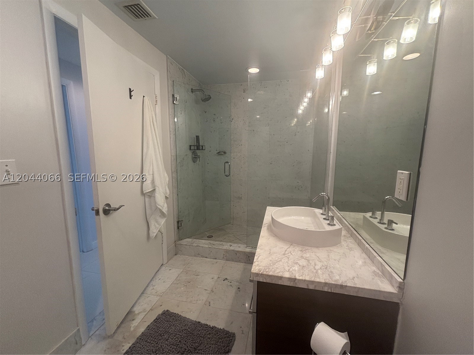 253 NE 2nd St #1204, Miami FL 33132