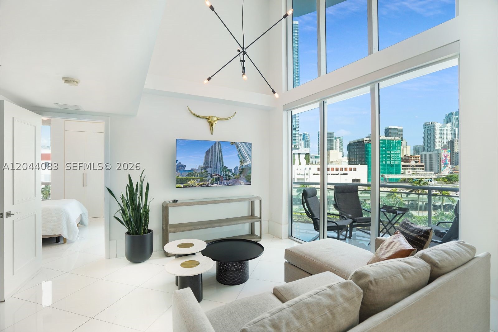 350 S Miami Ave #713, Miami FL 33130