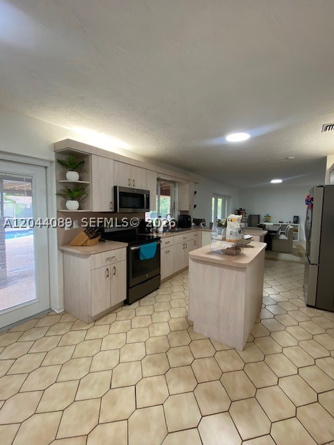 9760 SW 128th St, Miami FL 33176