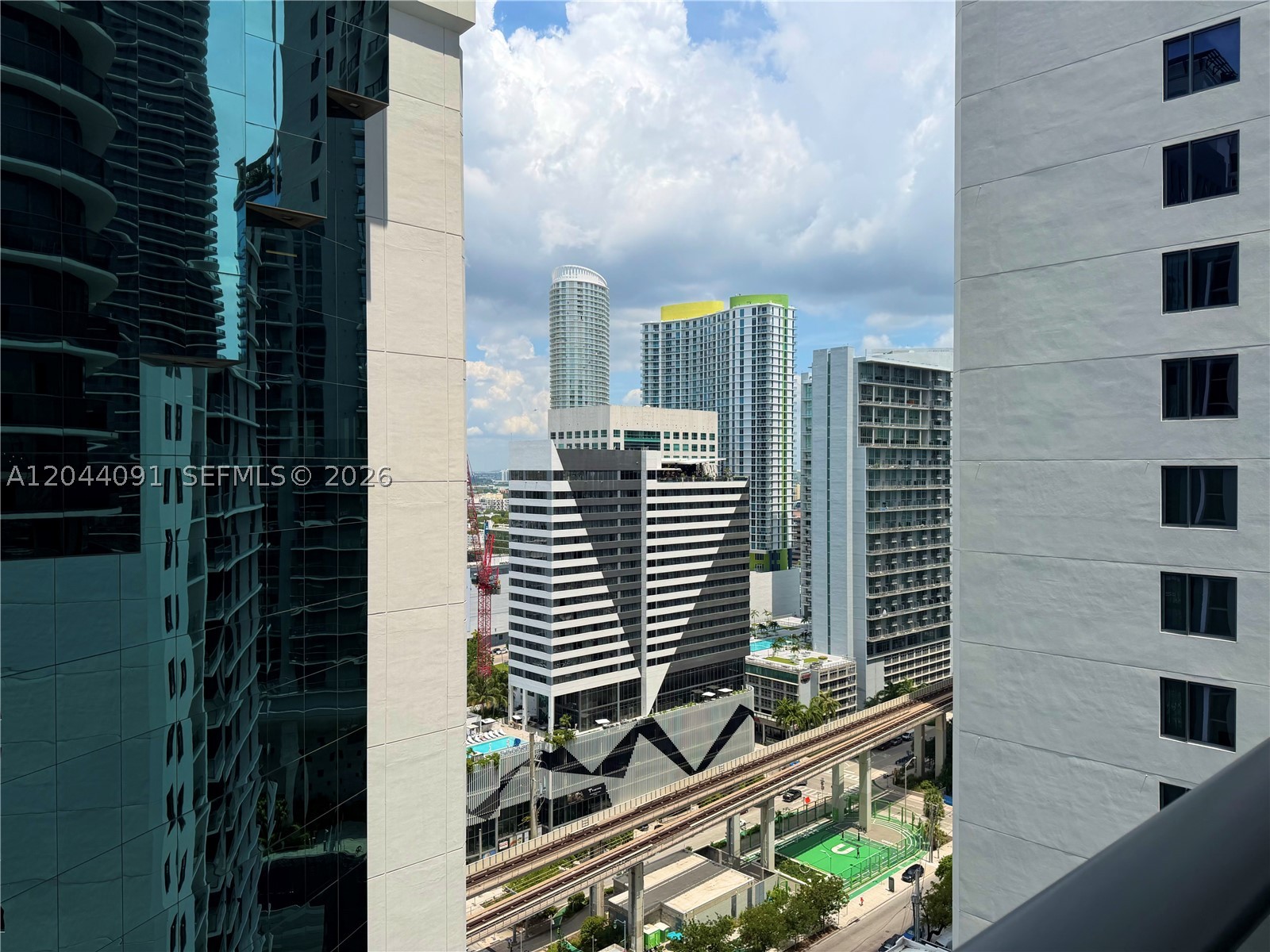 55 SW 9th St #2208, Miami FL 33130