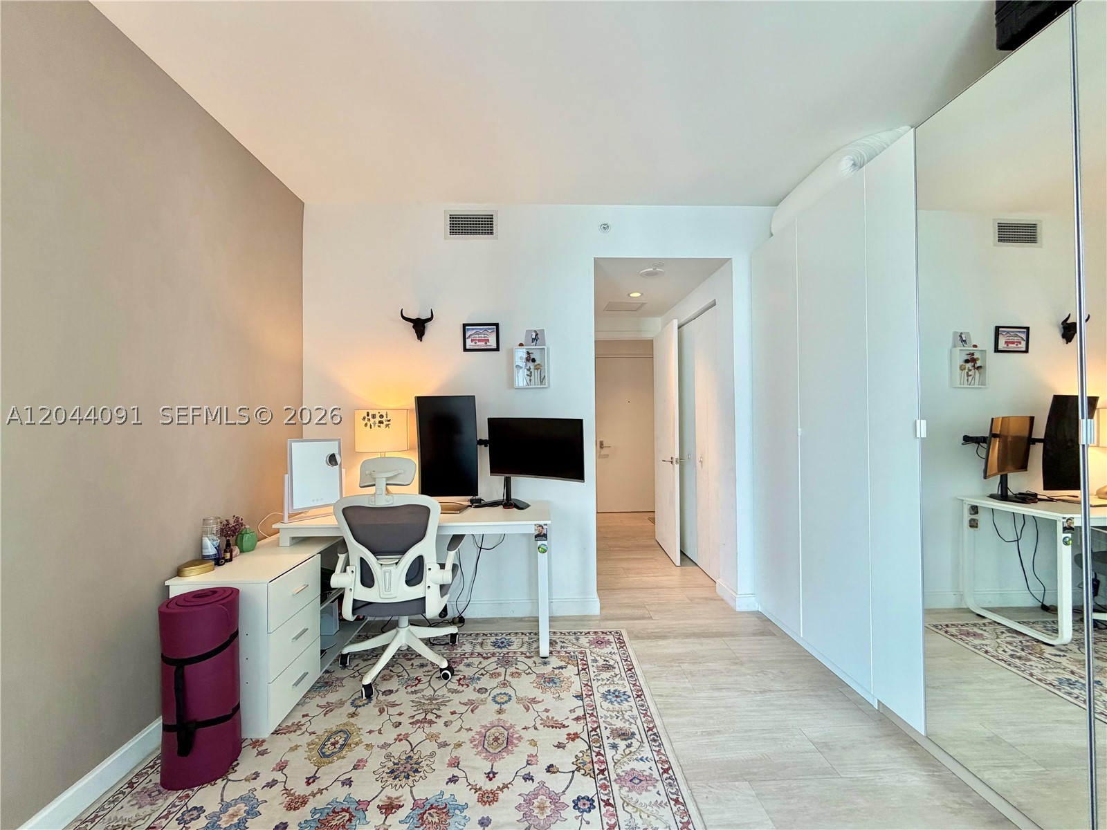 55 SW 9th St #2208, Miami FL 33130