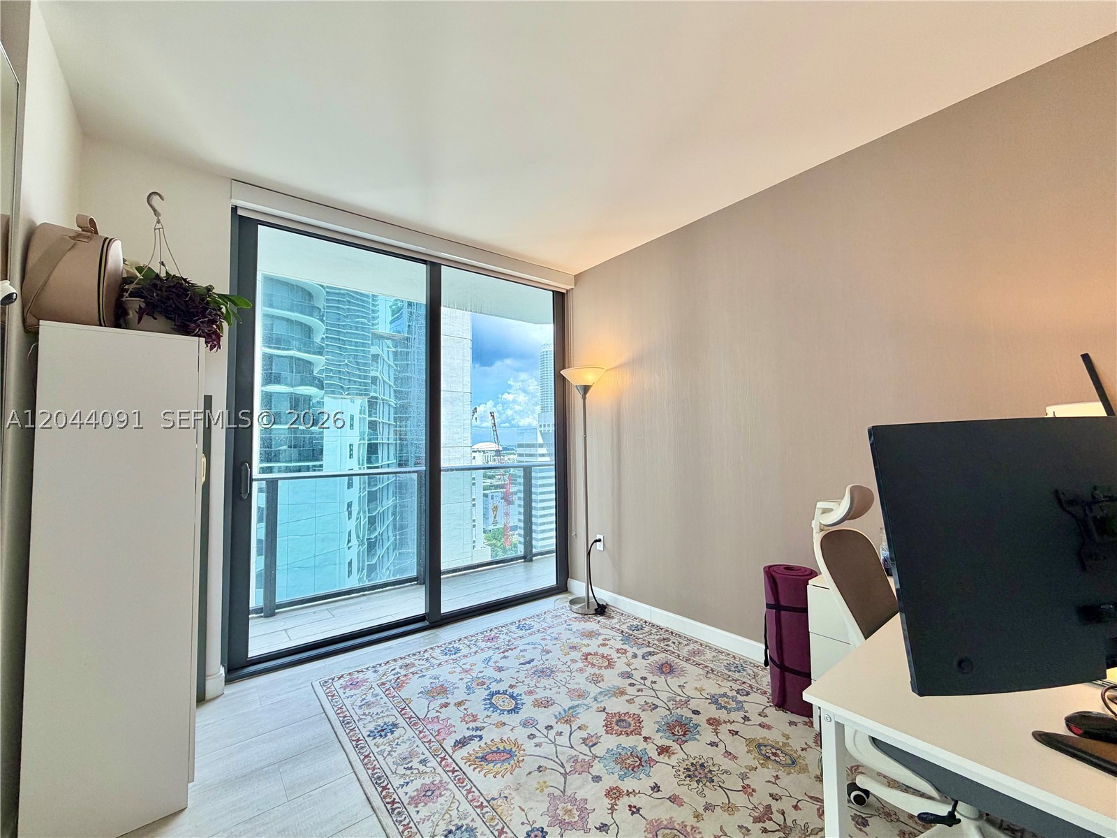 55 SW 9th St #2208, Miami FL 33130