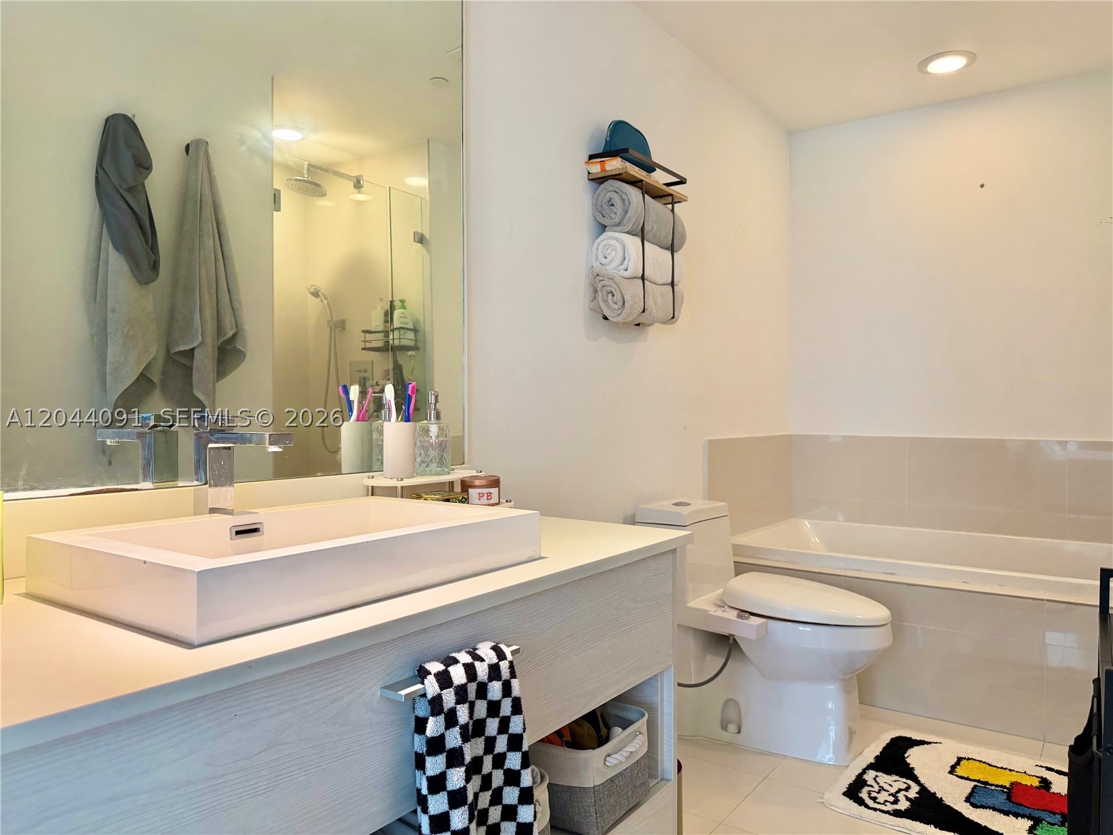 55 SW 9th St #2208, Miami FL 33130