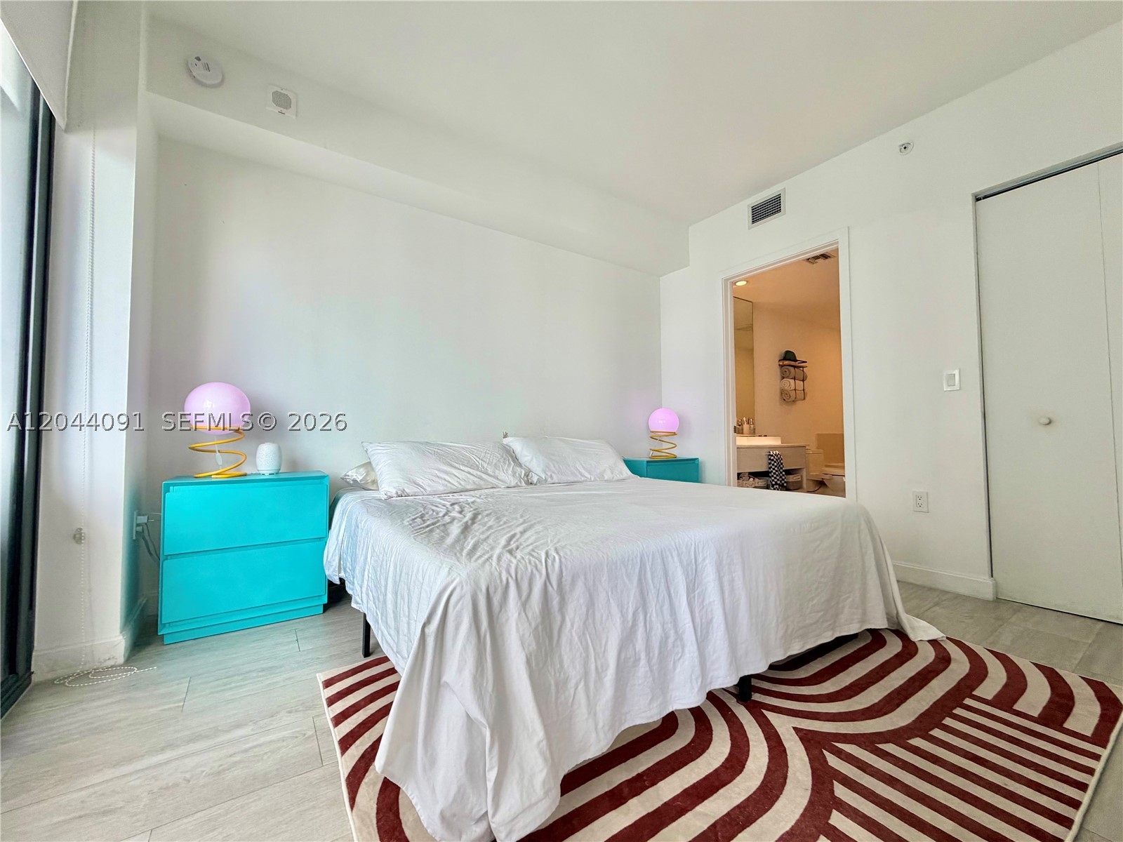 55 SW 9th St #2208, Miami FL 33130