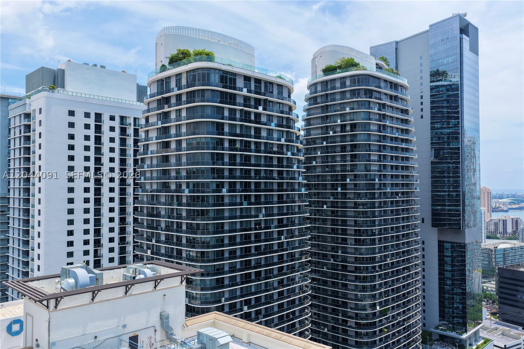 55 SW 9th St #2208, Miami FL 33130