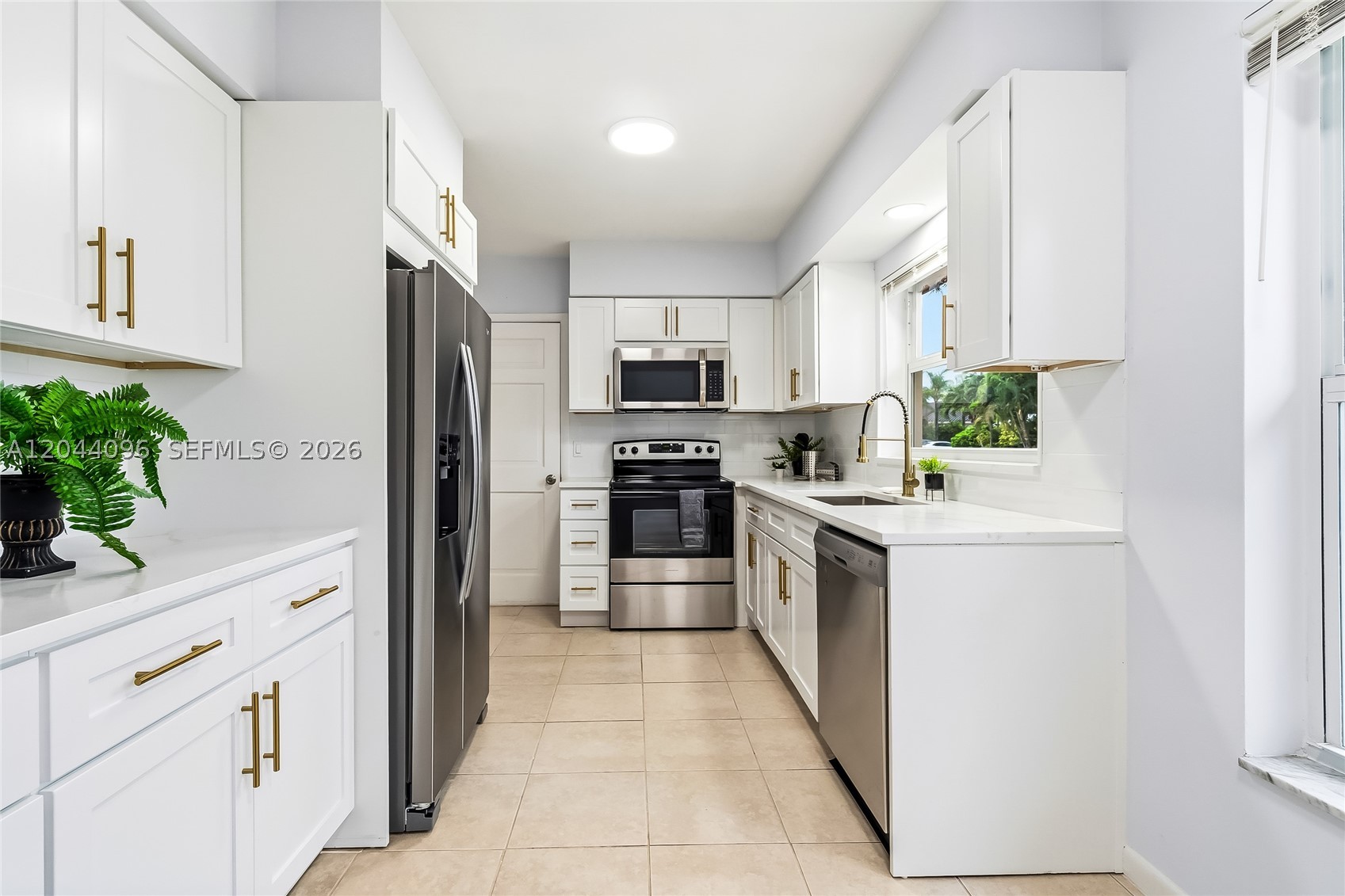 106 E Park Ln E, Hypoluxo FL 33462