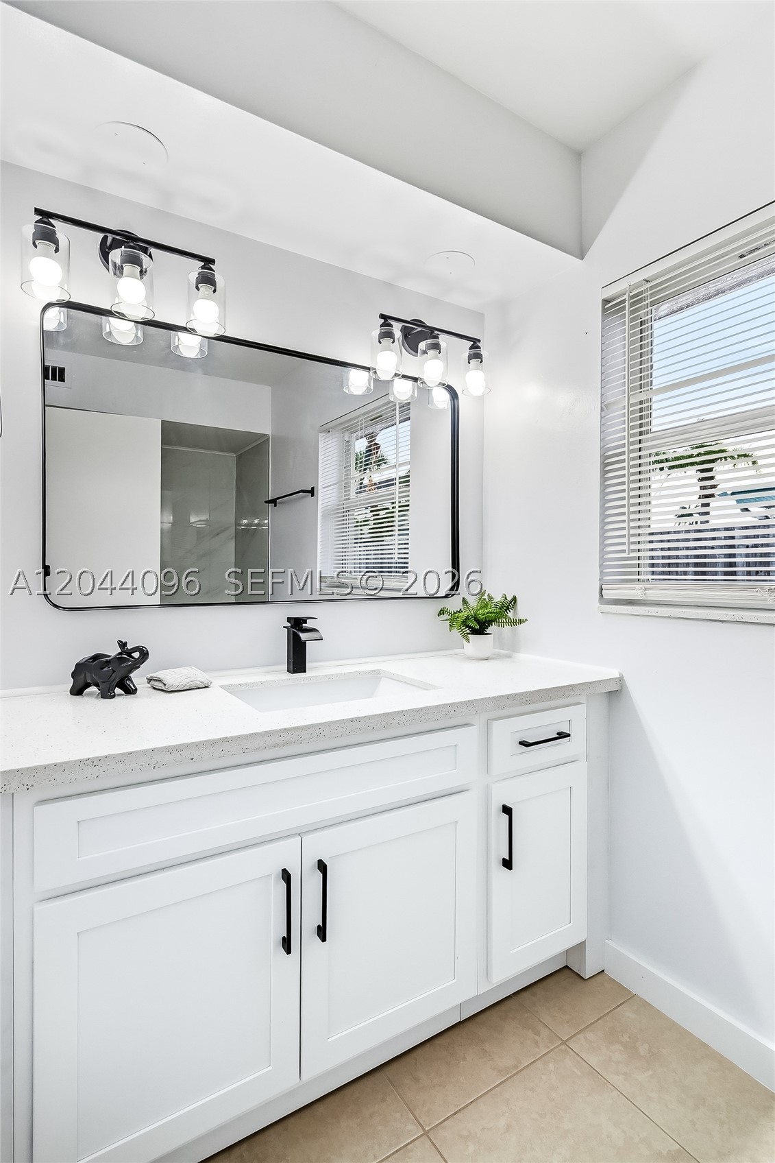 106 E Park Ln E, Hypoluxo FL 33462