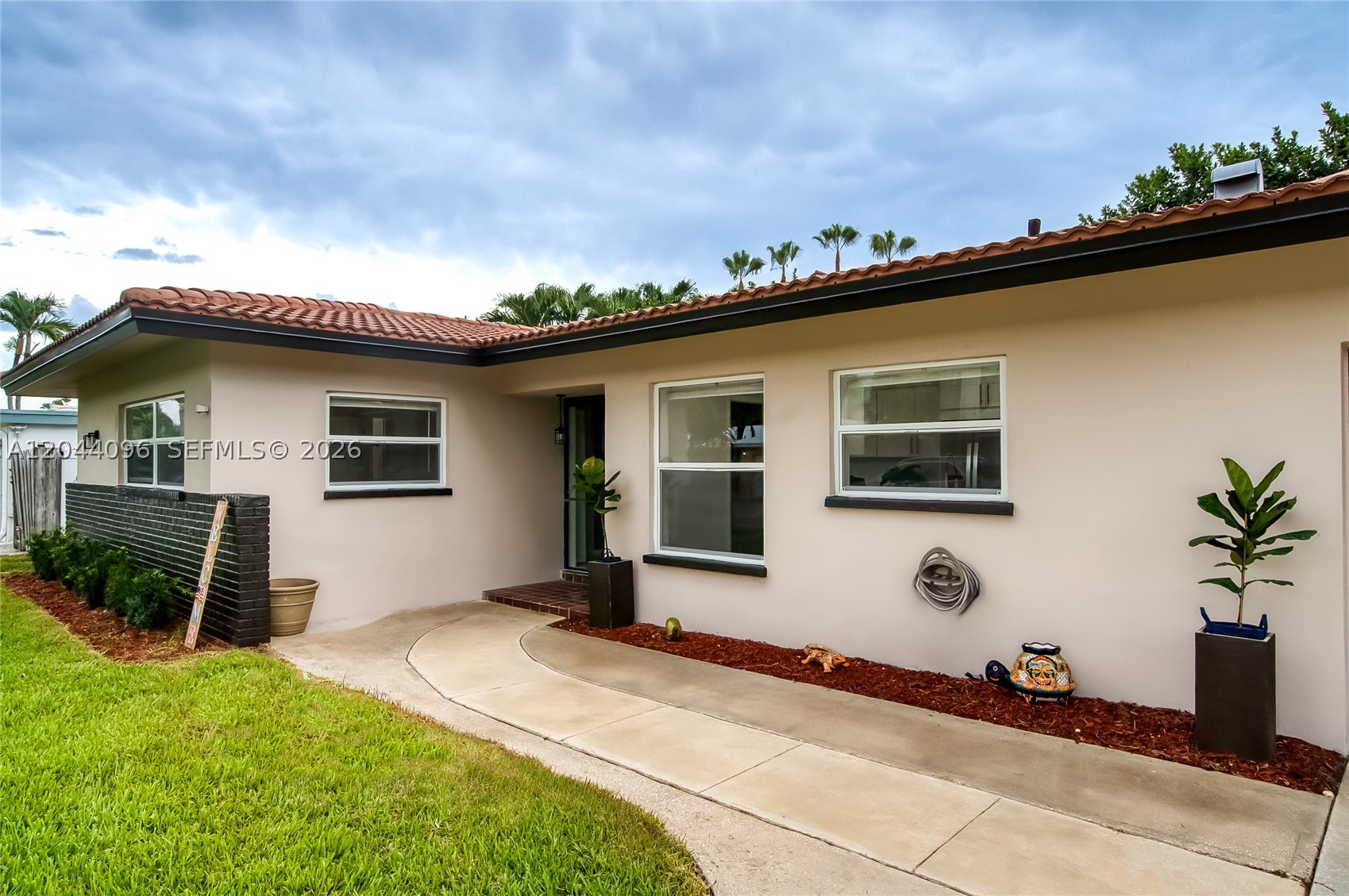 106 E Park Ln E, Hypoluxo FL 33462