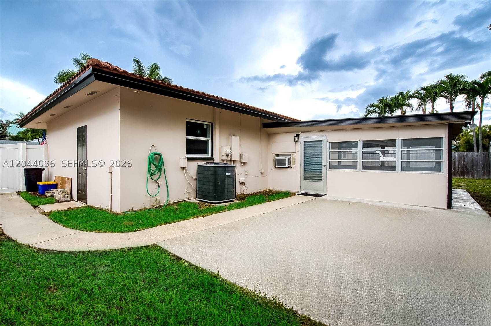 106 E Park Ln E, Hypoluxo FL 33462