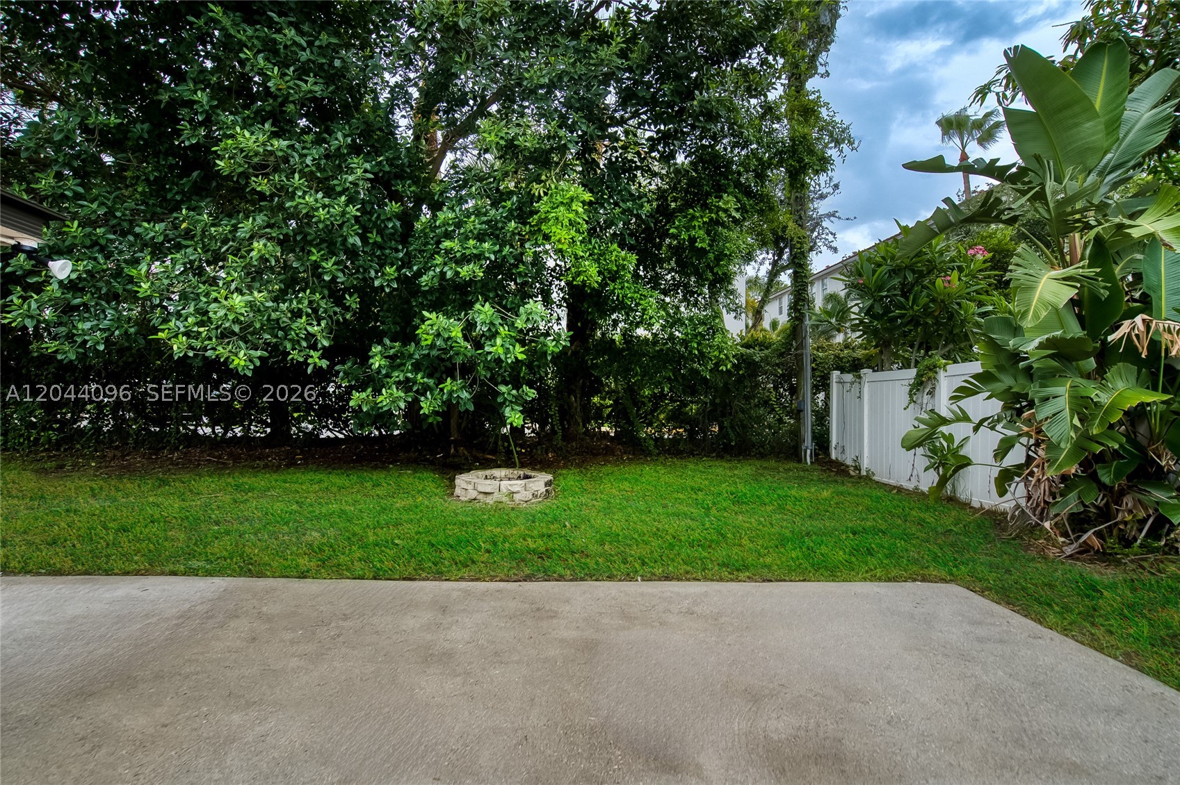 106 E Park Ln E, Hypoluxo FL 33462