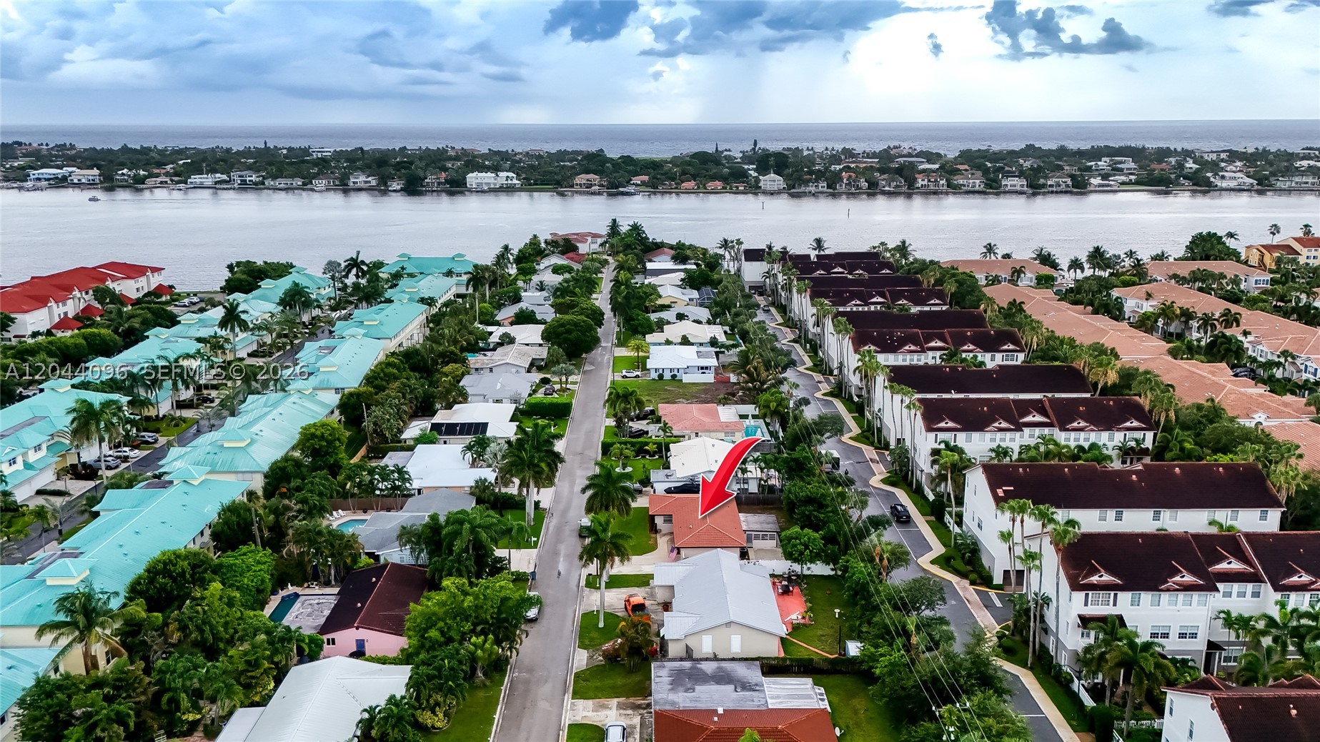 106 E Park Ln E, Hypoluxo FL 33462