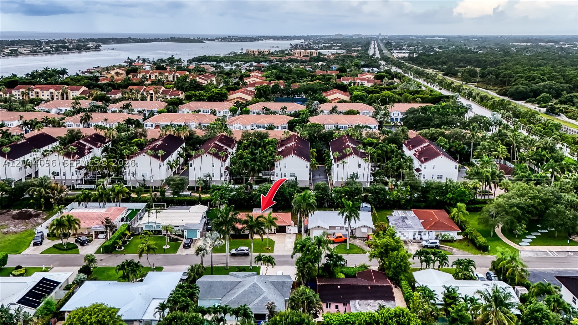 106 E Park Ln E, Hypoluxo FL 33462