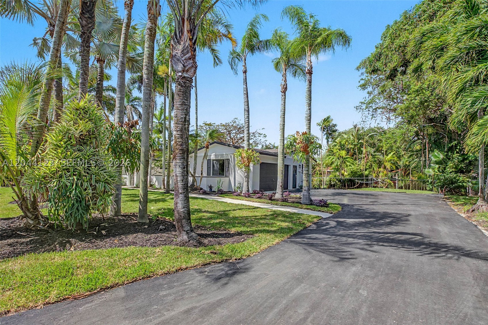 17050 SW 83rd Ave, Palmetto Bay FL 33157