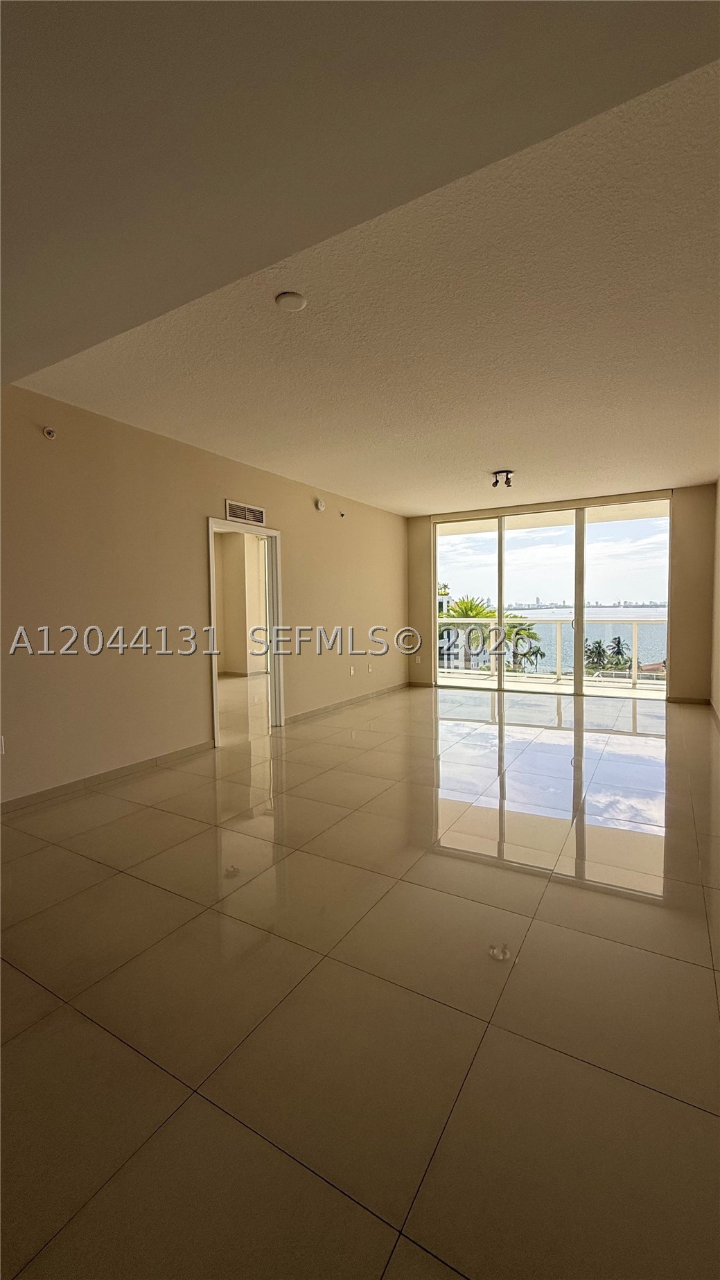 600 NE 27th St #802, Miami FL 33137