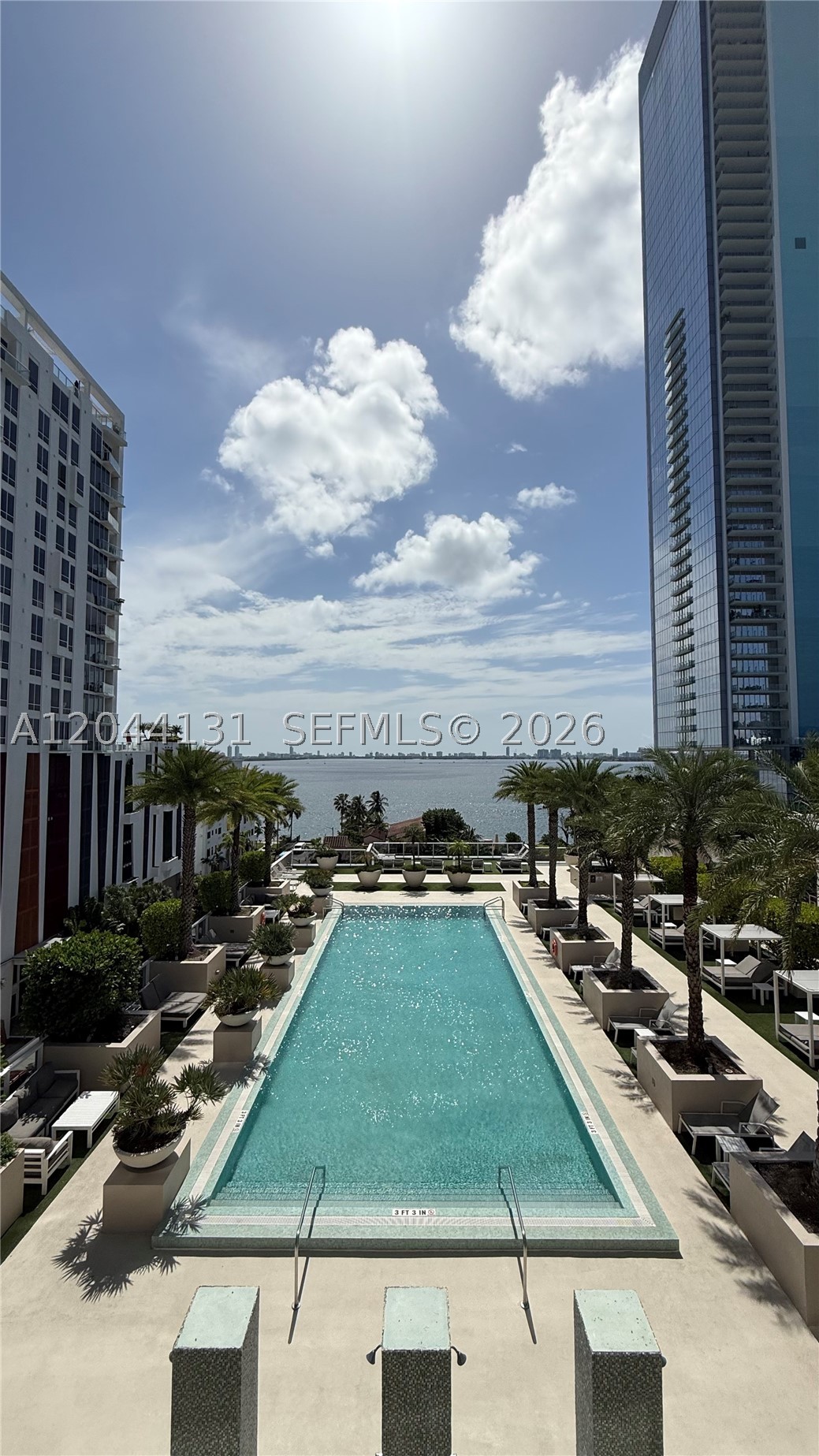 600 NE 27th St #802, Miami FL 33137
