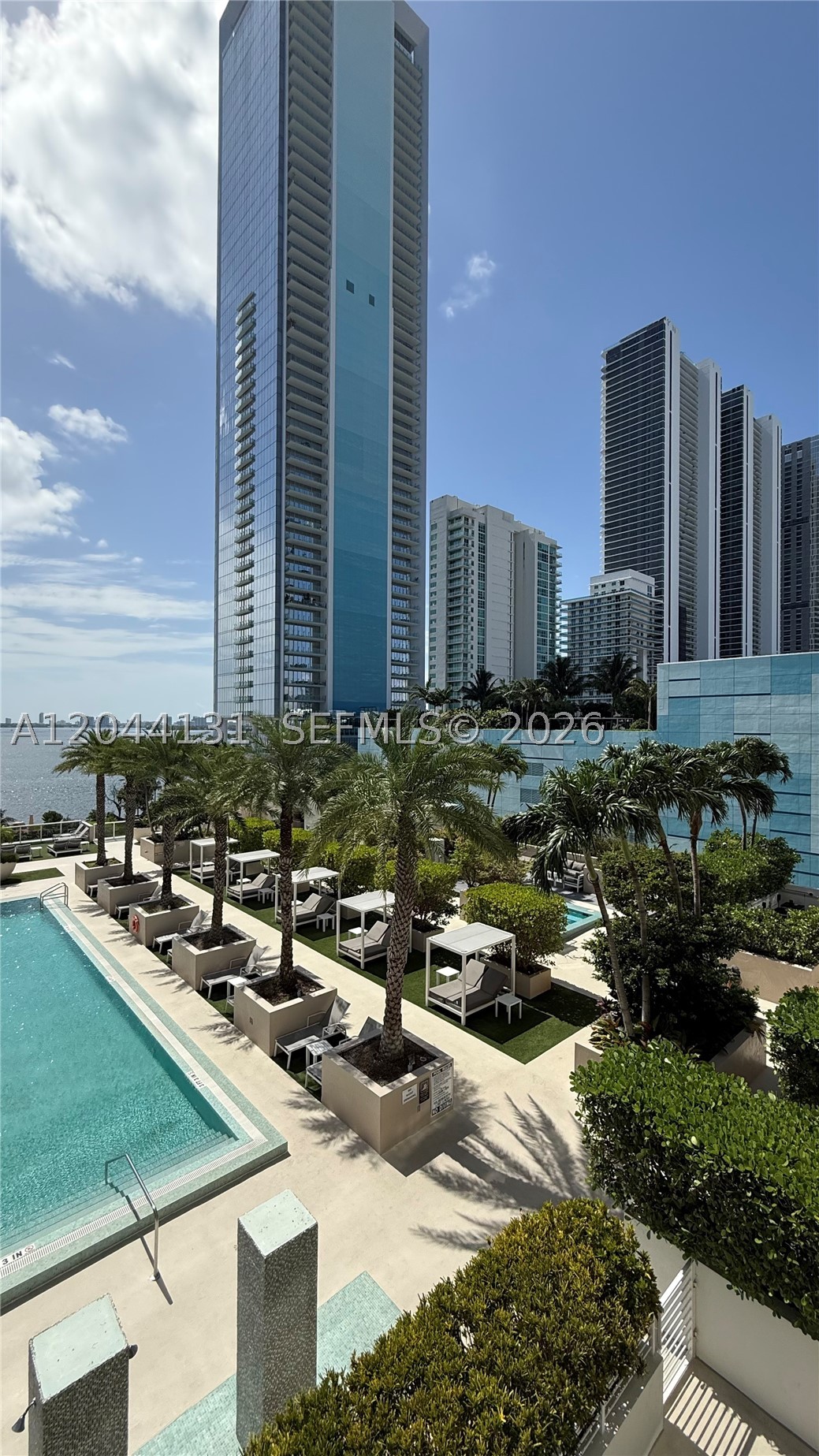 600 NE 27th St #802, Miami FL 33137