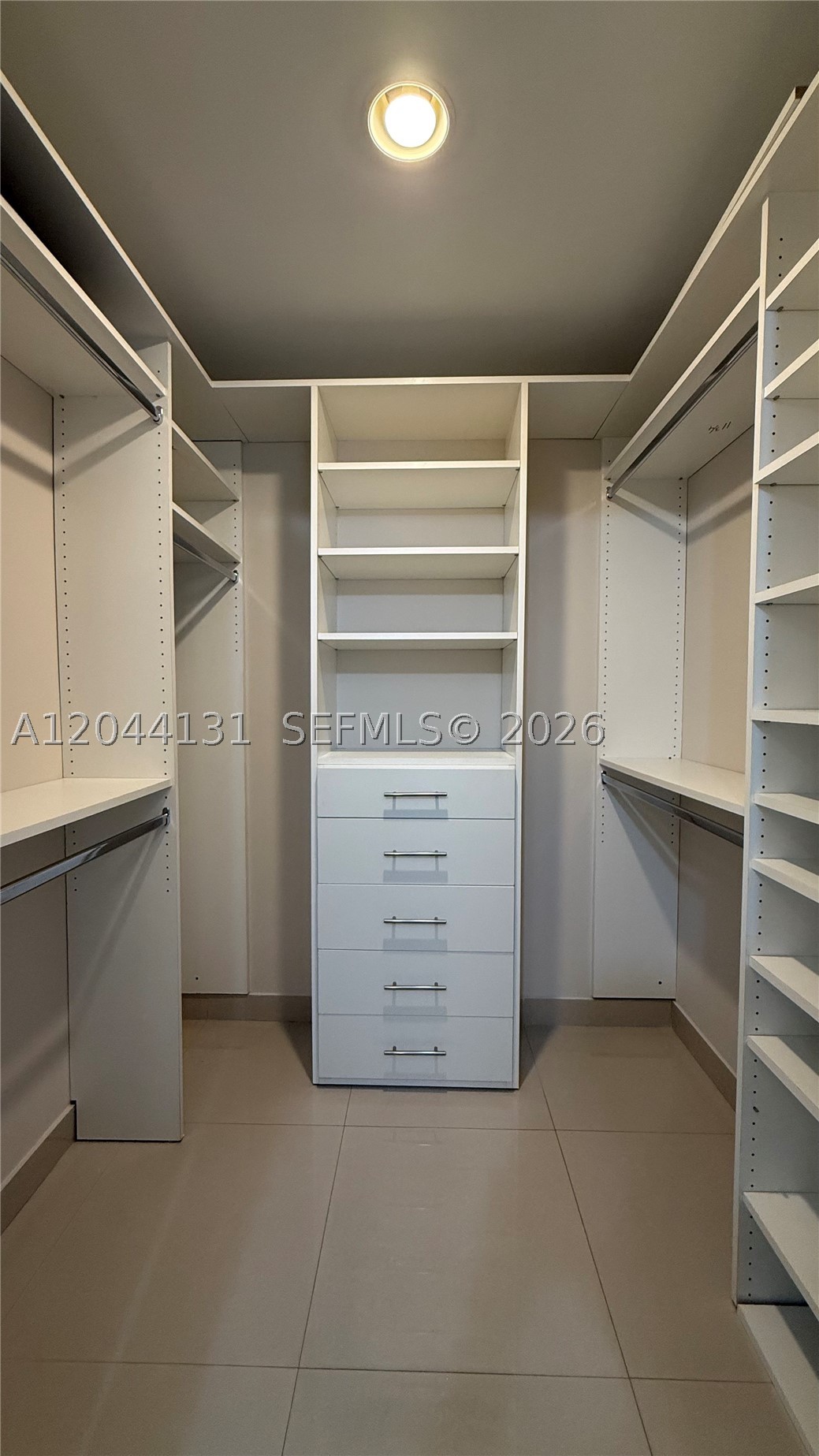 600 NE 27th St #802, Miami FL 33137