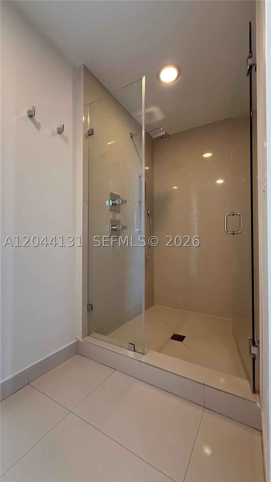 600 NE 27th St #802, Miami FL 33137