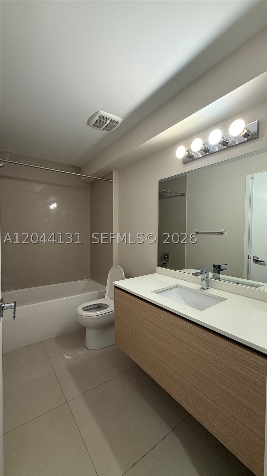 600 NE 27th St #802, Miami FL 33137