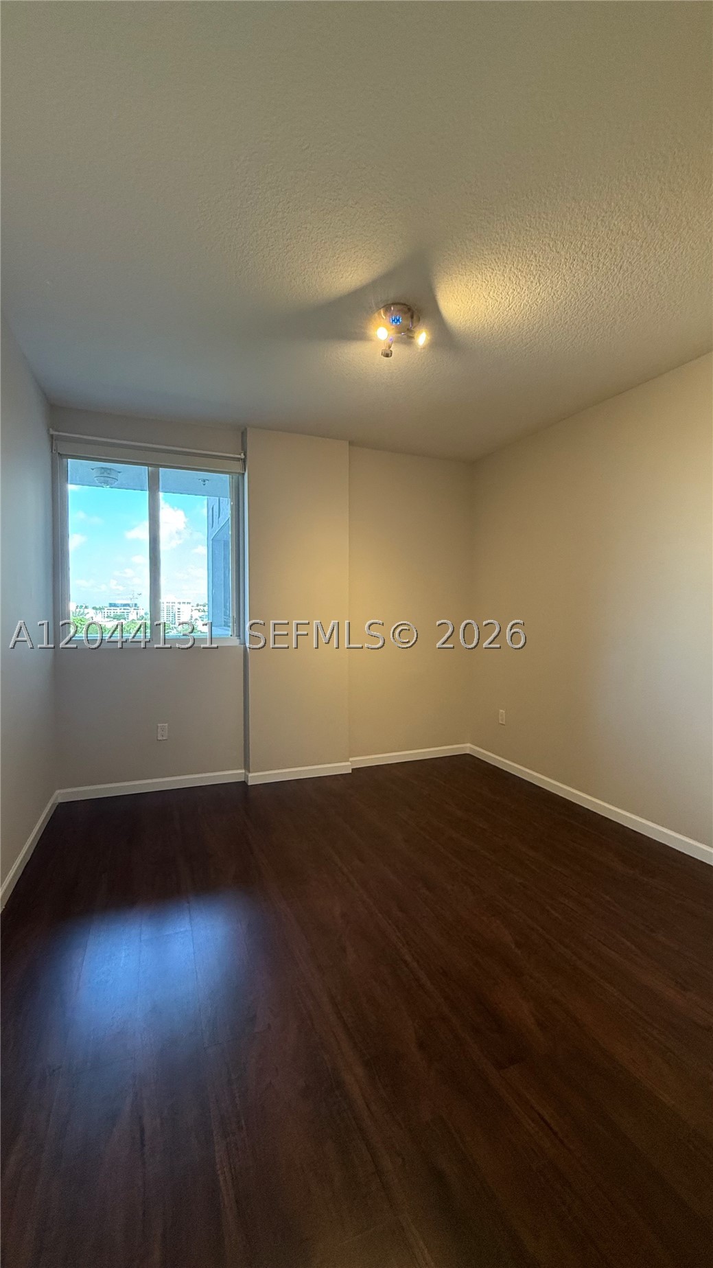 600 NE 27th St #802, Miami FL 33137