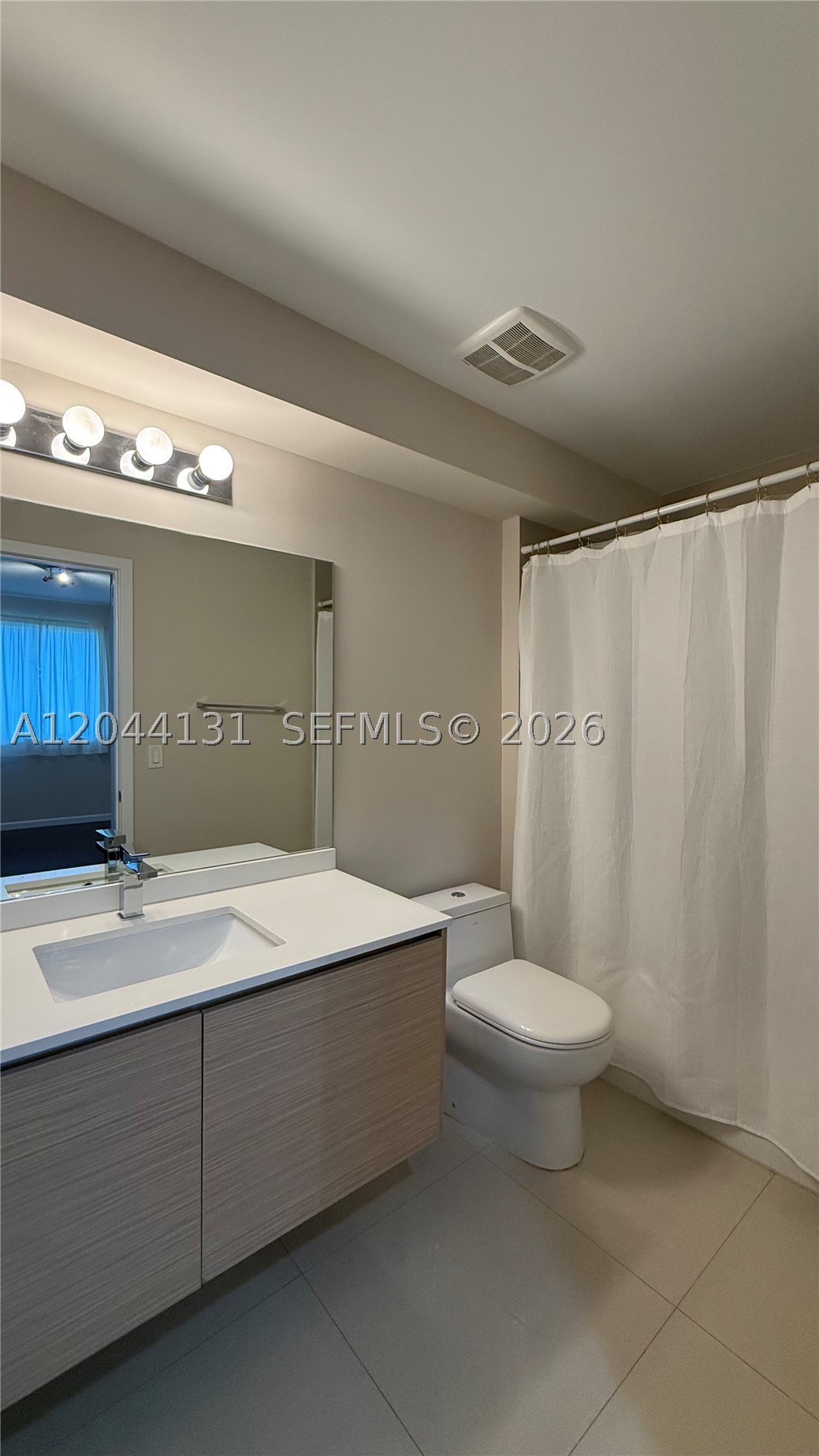 600 NE 27th St #802, Miami FL 33137