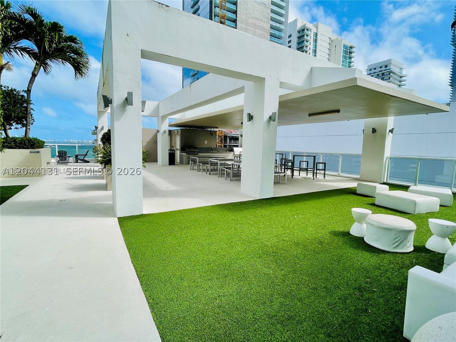 600 NE 27th St #802, Miami FL 33137