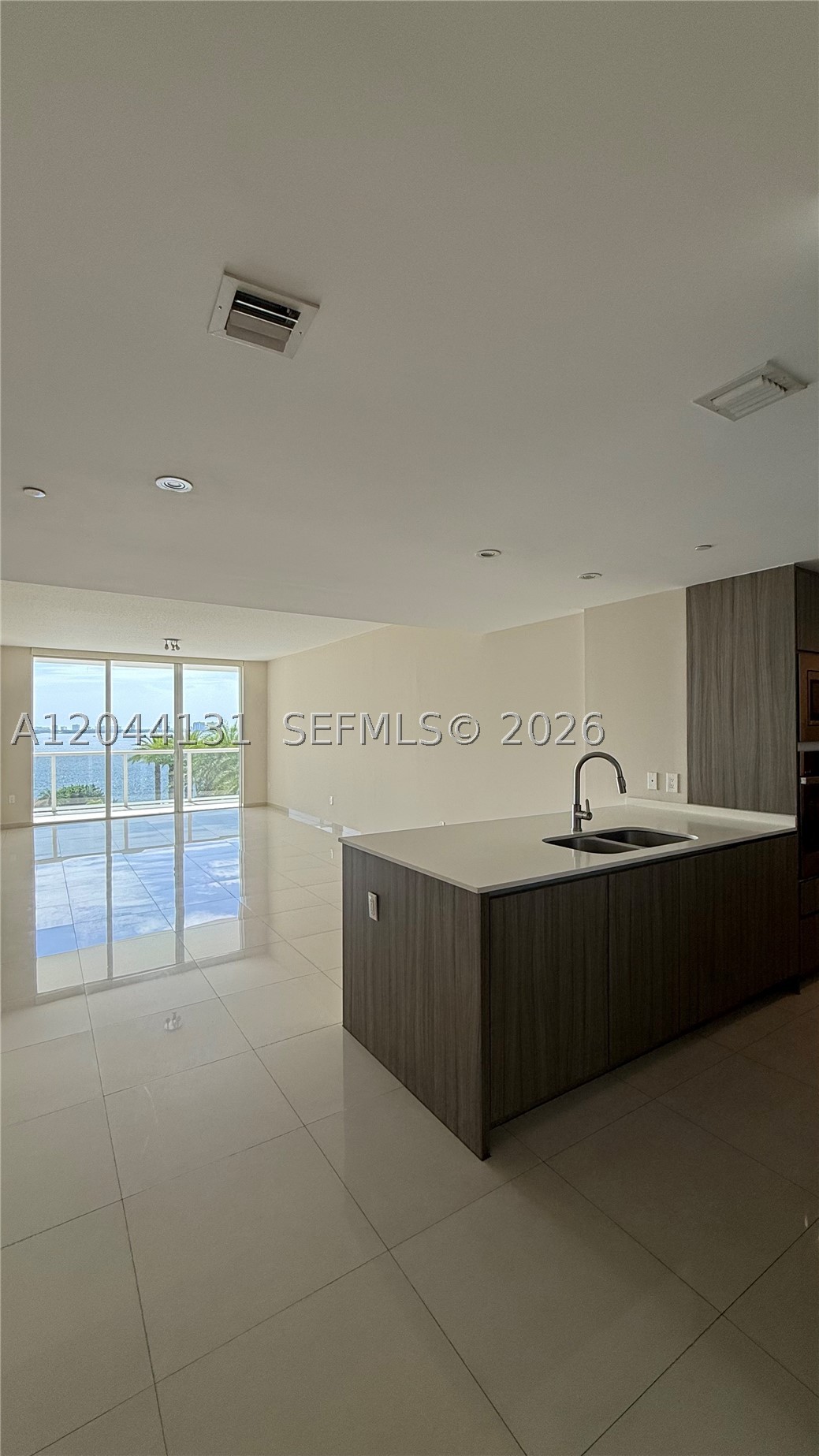 600 NE 27th St #802, Miami FL 33137