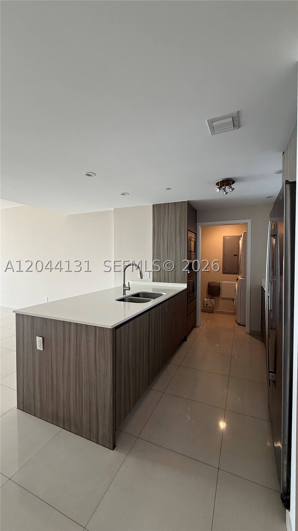 600 NE 27th St #802, Miami FL 33137