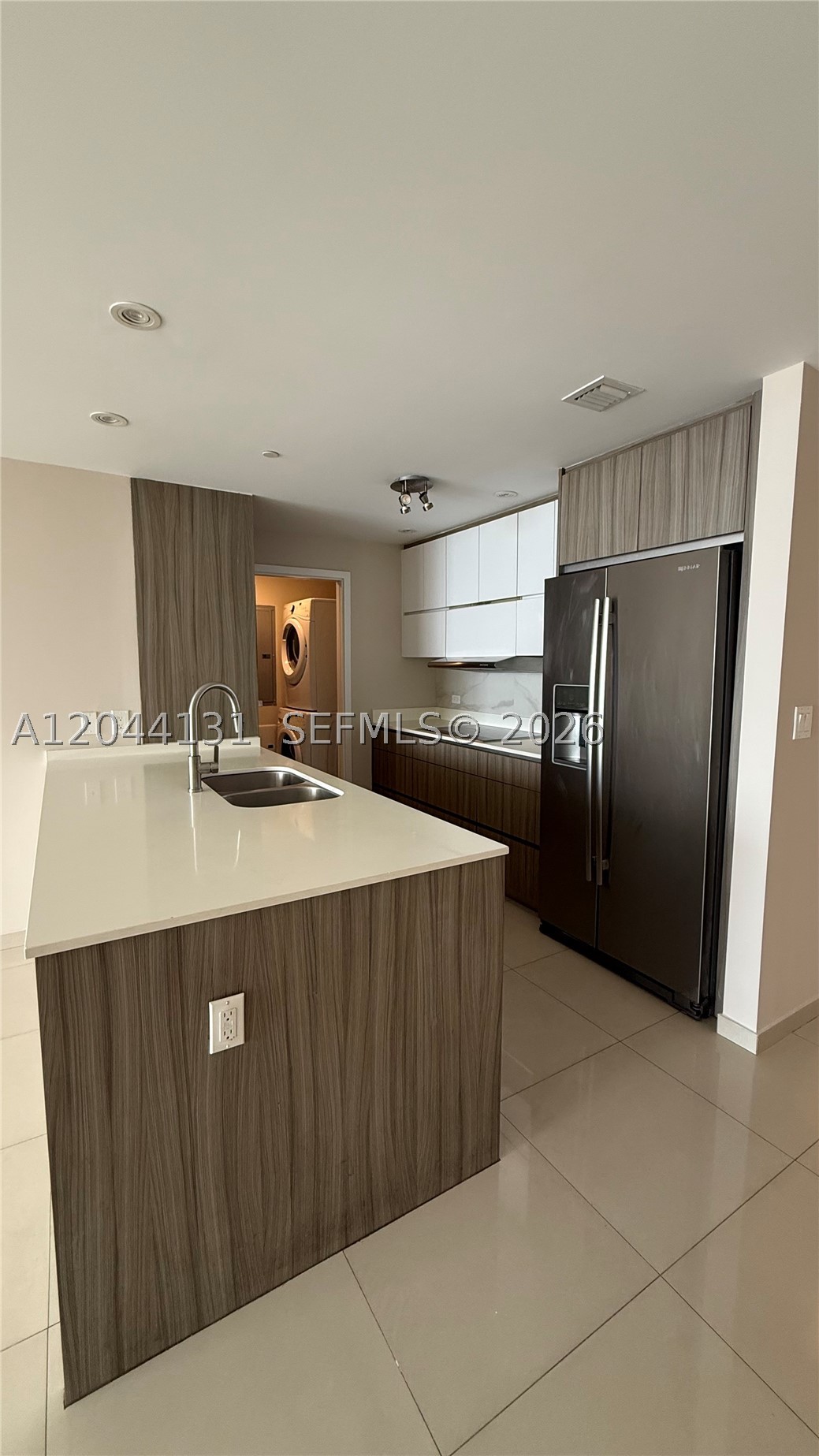 600 NE 27th St #802, Miami FL 33137