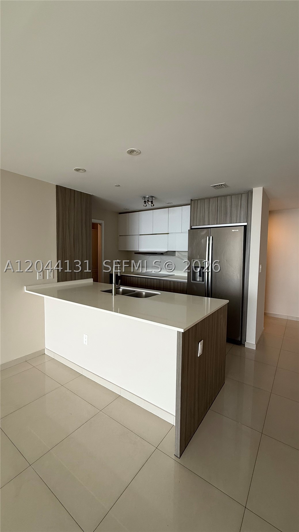 600 NE 27th St #802, Miami FL 33137