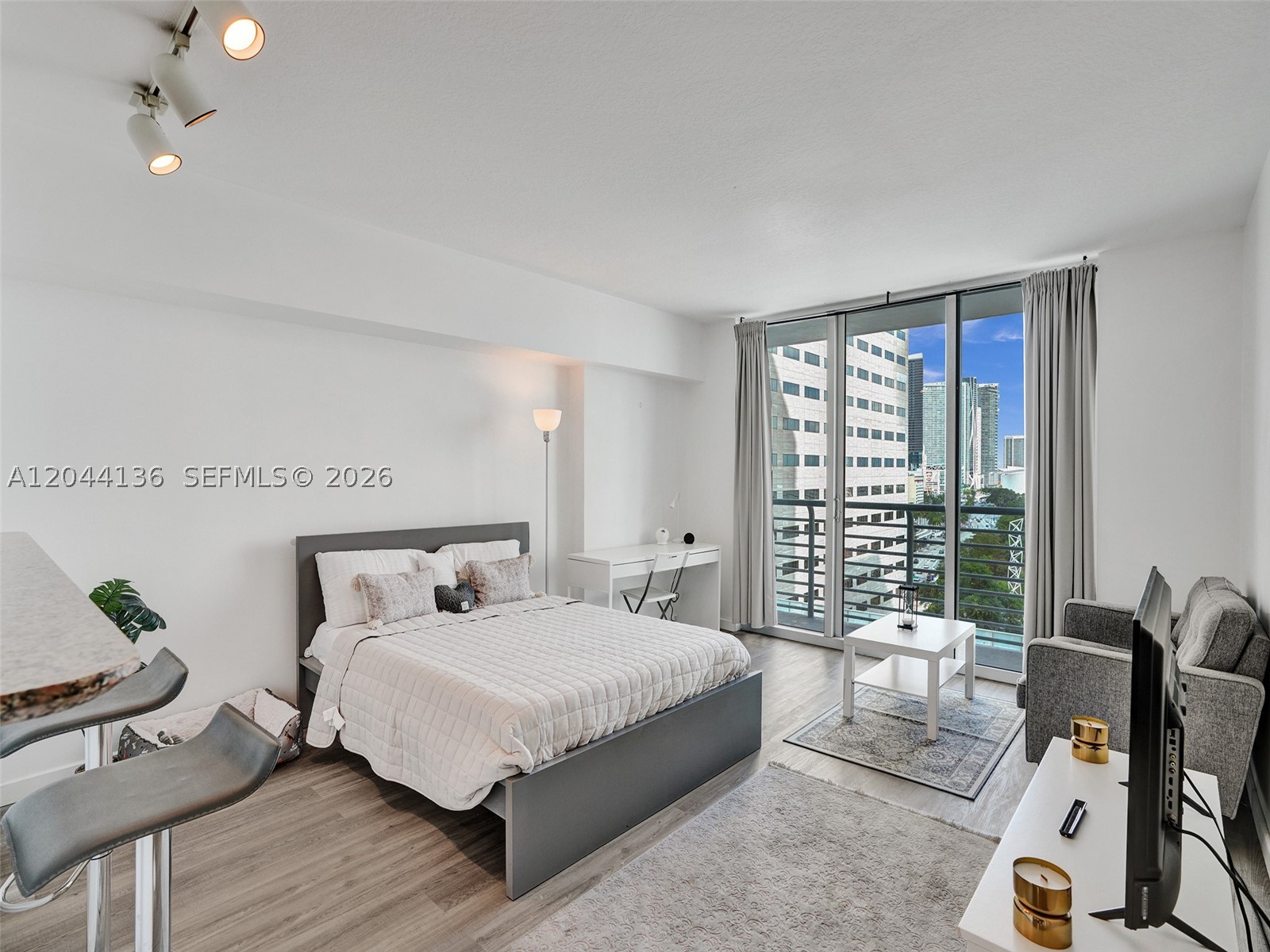 325 S Biscayne Blvd #1520, Miami FL 33131