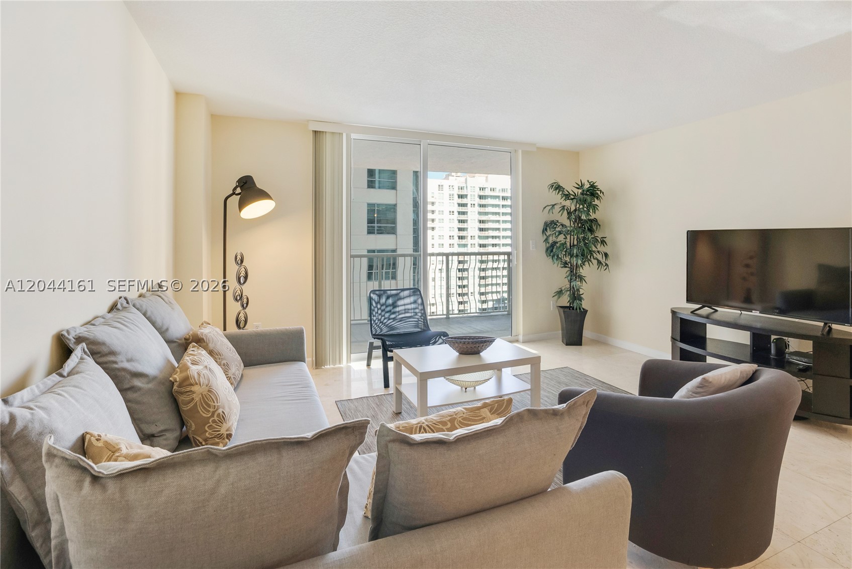 1200 Brickell Bay Dr #2806, Miami FL 33131