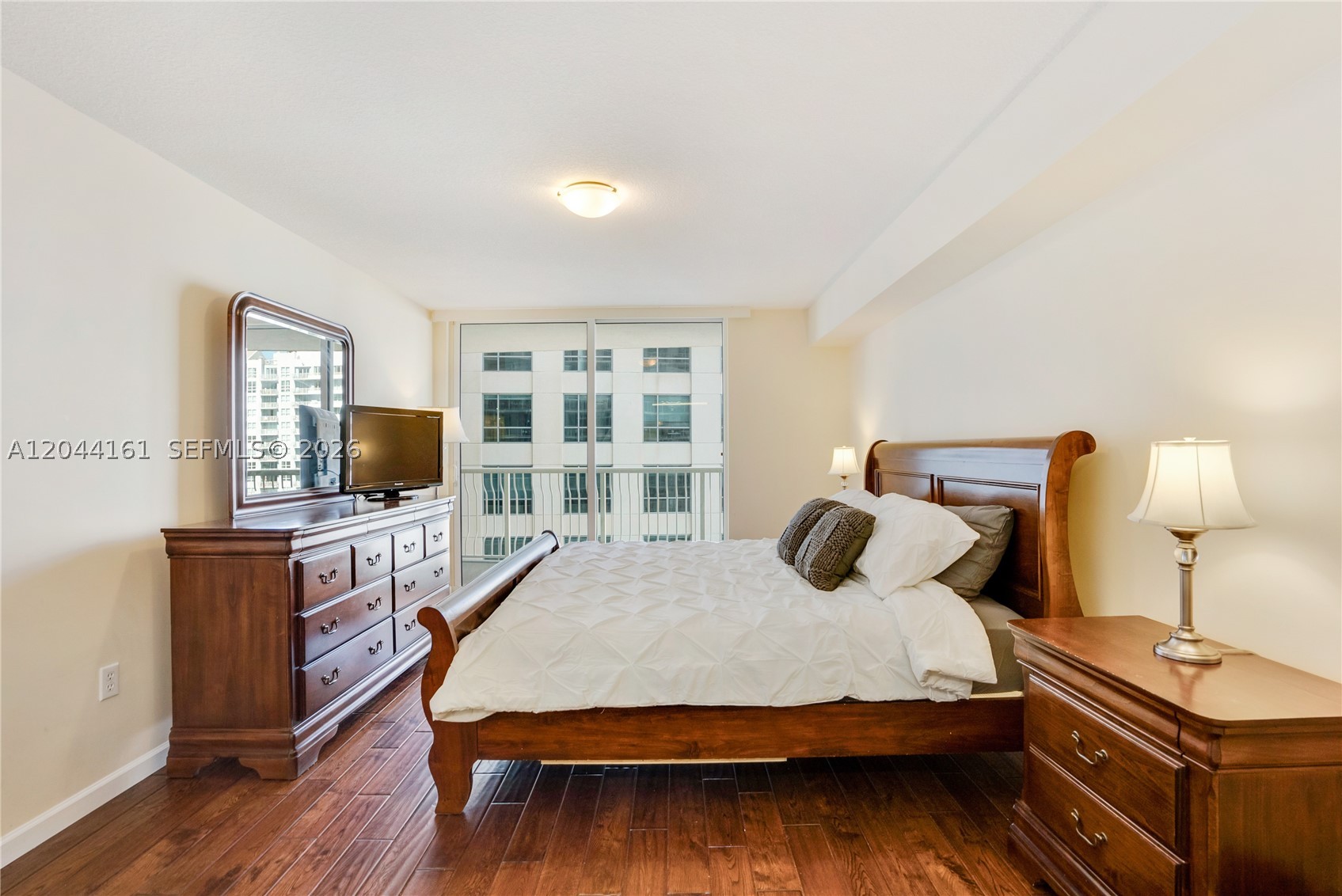 1200 Brickell Bay Dr #2806, Miami FL 33131