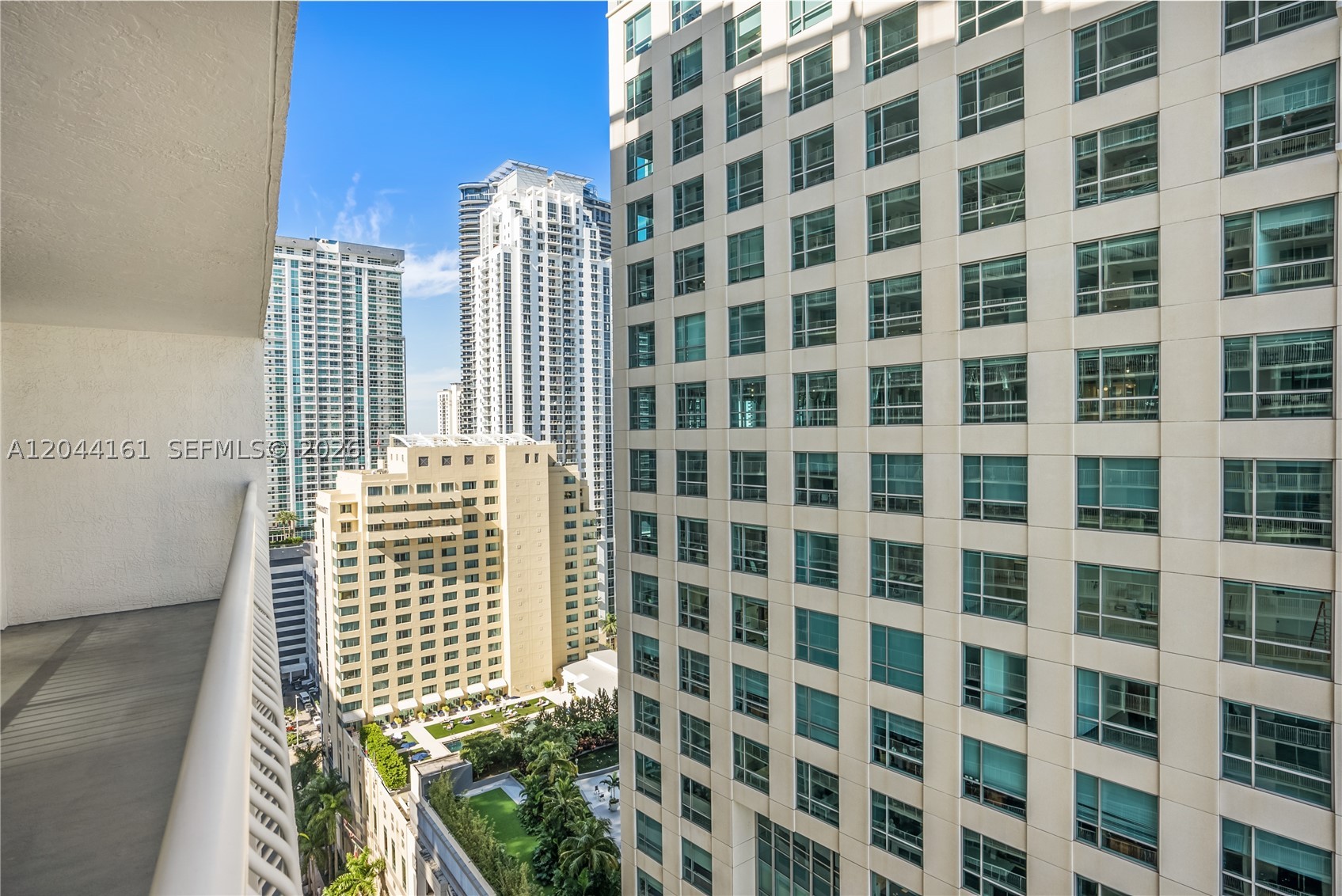 1200 Brickell Bay Dr #2806, Miami FL 33131