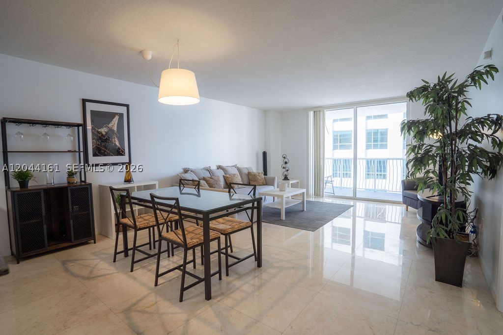 1200 Brickell Bay Dr #2806, Miami FL 33131
