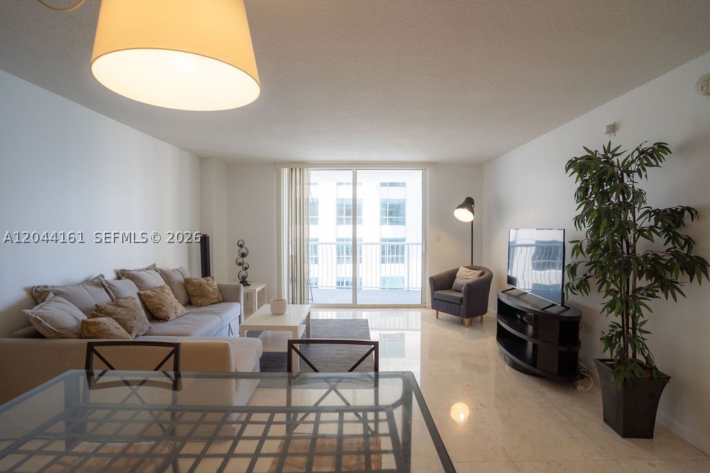 1200 Brickell Bay Dr #2806, Miami FL 33131