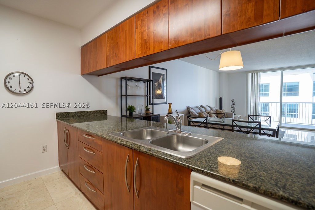 1200 Brickell Bay Dr #2806, Miami FL 33131