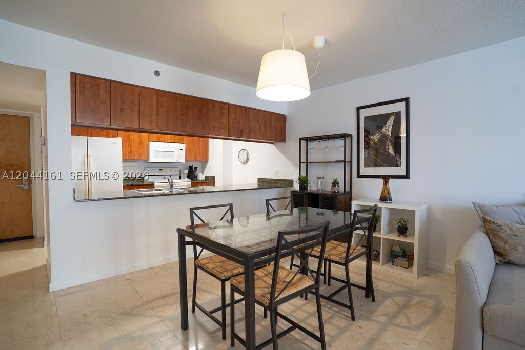 1200 Brickell Bay Dr #2806, Miami FL 33131