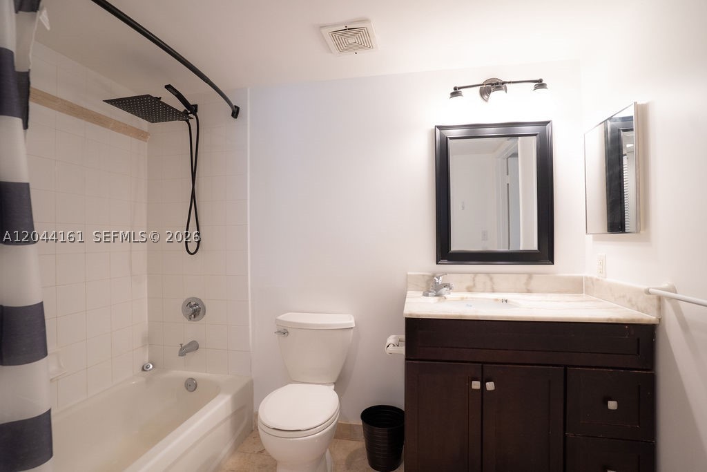 1200 Brickell Bay Dr #2806, Miami FL 33131