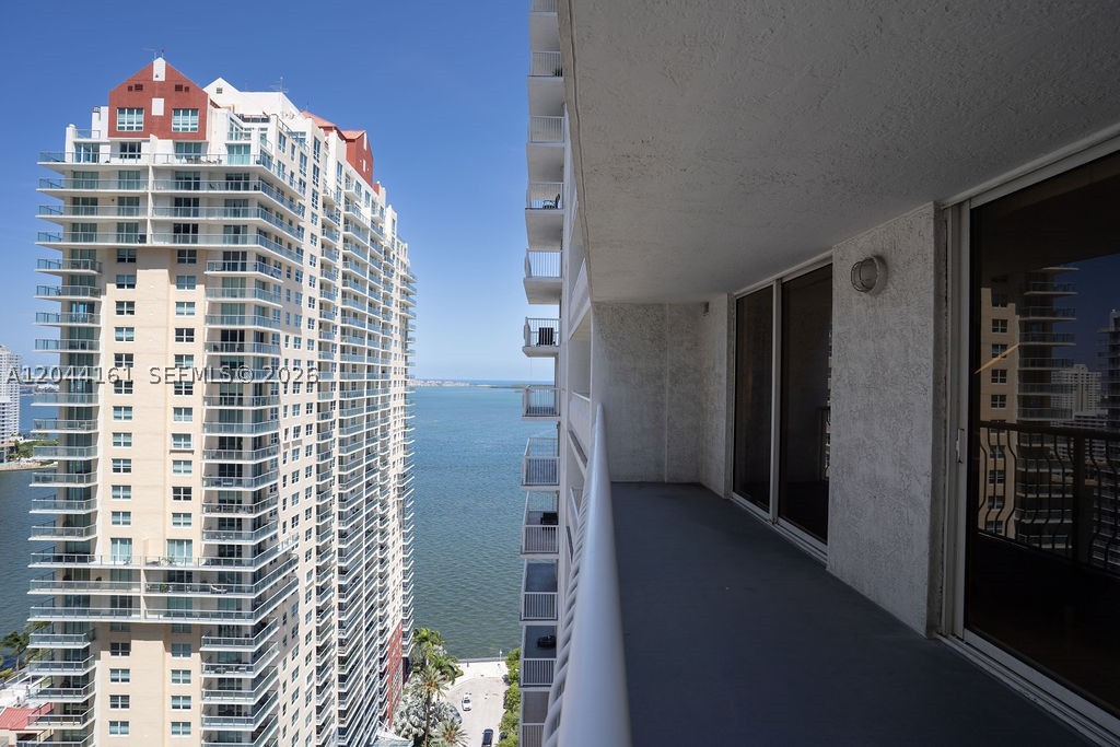 1200 Brickell Bay Dr #2806, Miami FL 33131