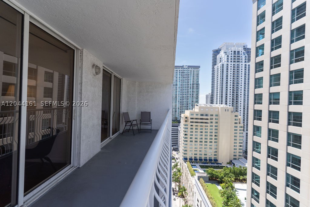 1200 Brickell Bay Dr #2806, Miami FL 33131