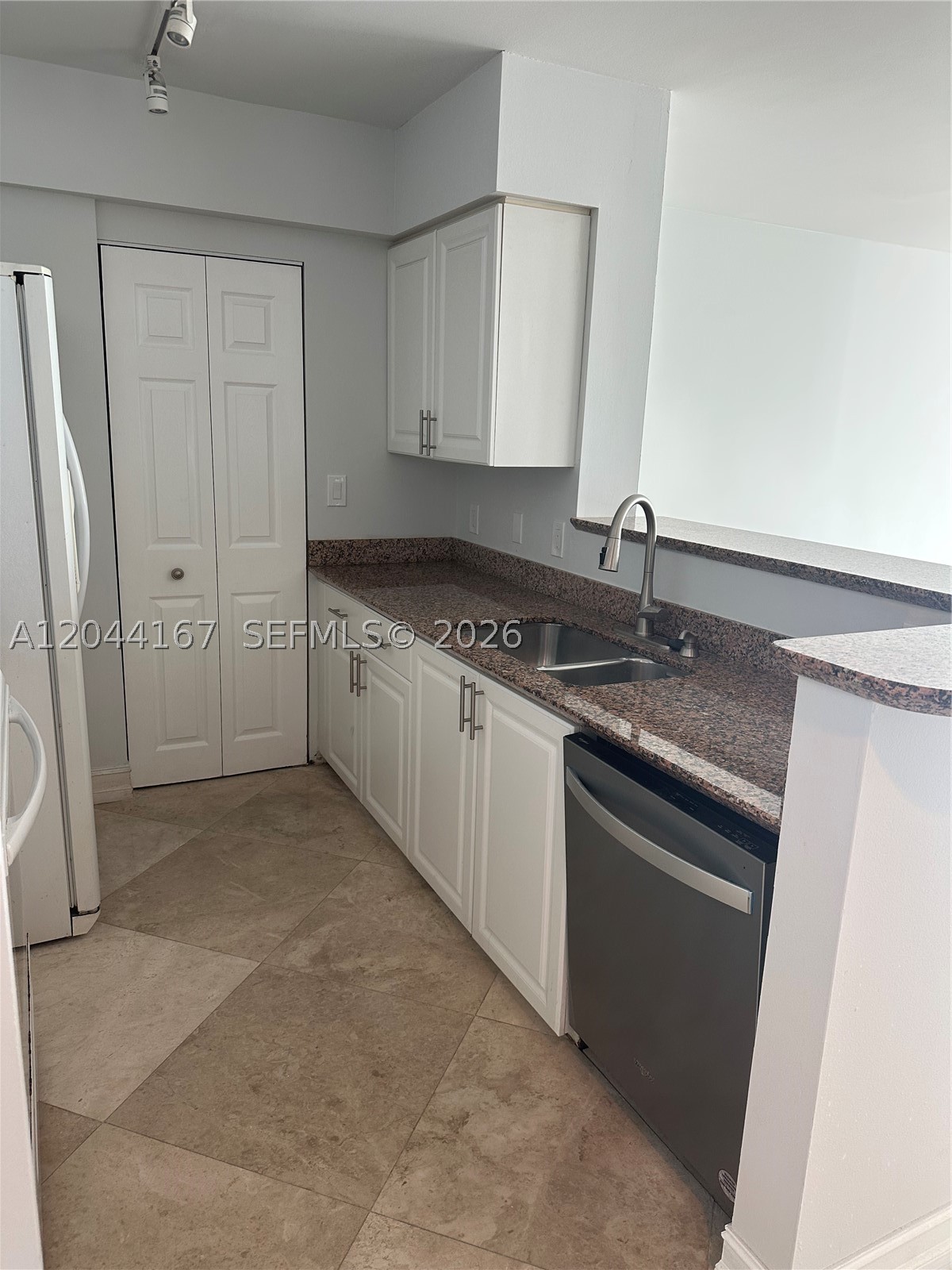 1155 Brickell Bay Dr #3107, Miami FL 33131