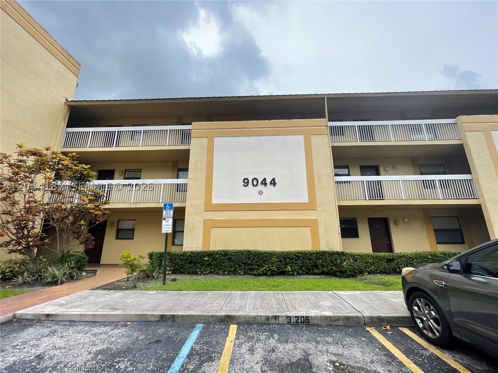 9044 NW 28th Dr #3-106, Coral Springs FL 33065
