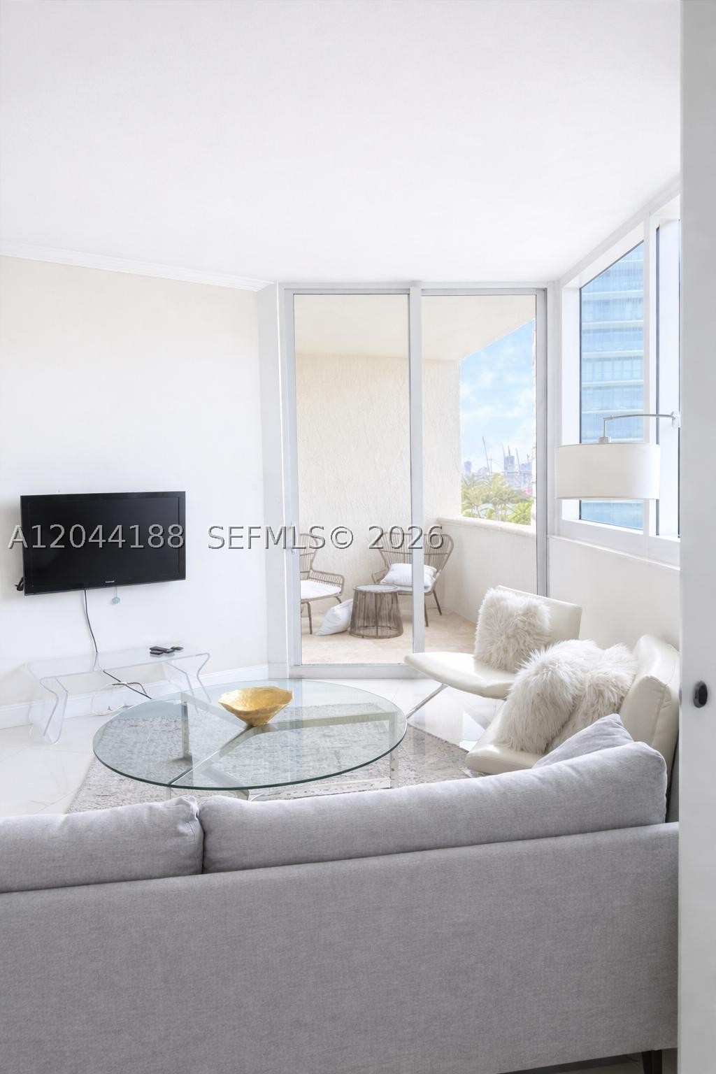 300 S Pointe Dr #706, Miami Beach FL 33139