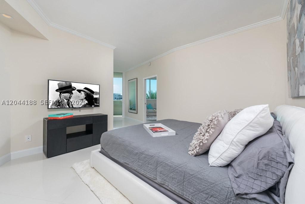 300 S Pointe Dr #706, Miami Beach FL 33139