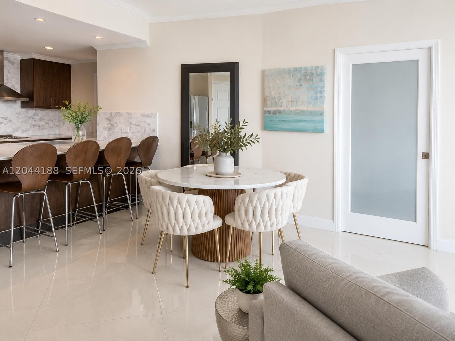 300 S Pointe Dr #706, Miami Beach FL 33139