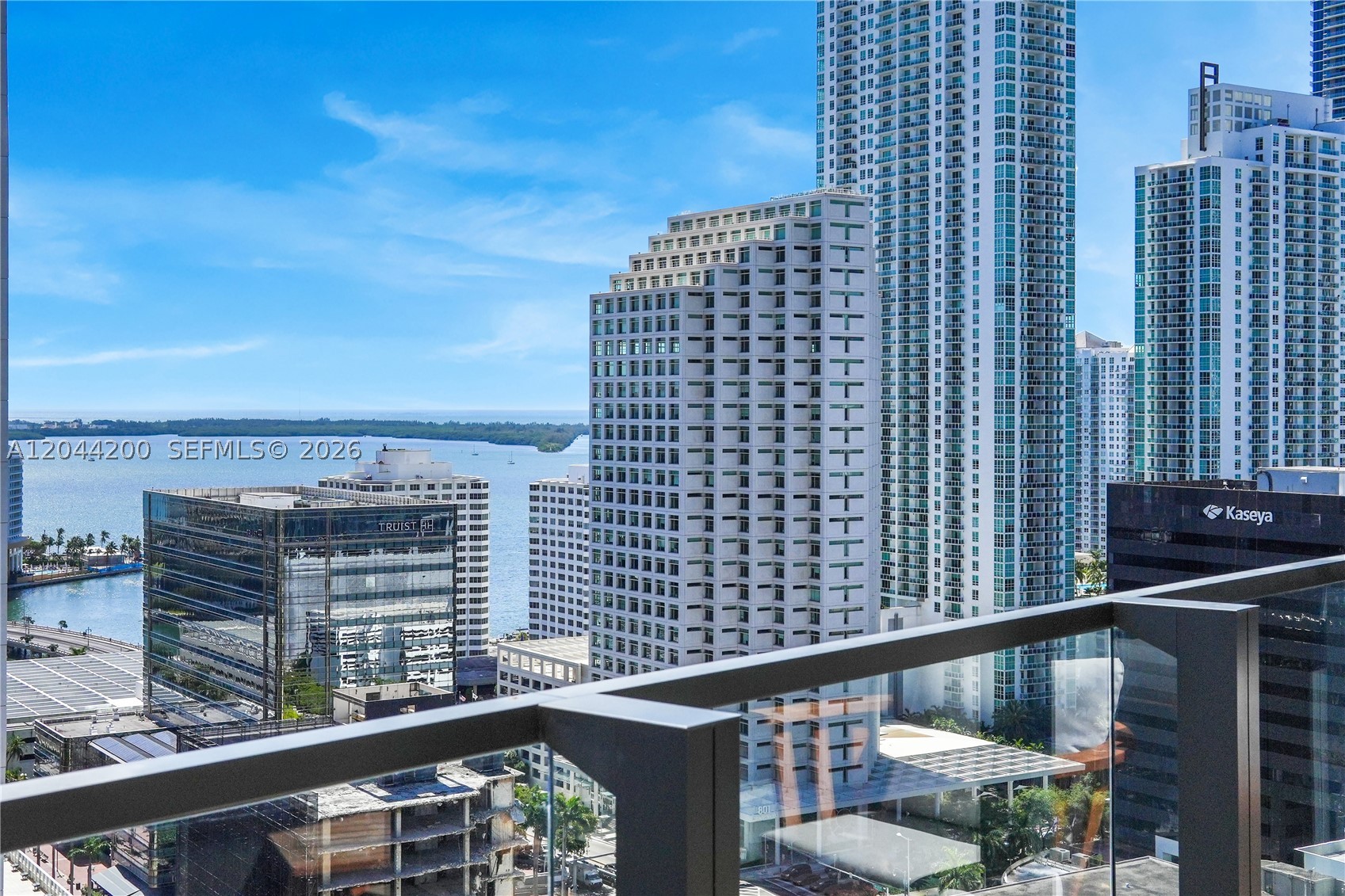 68 SE 6th St #2005, Miami FL 33131