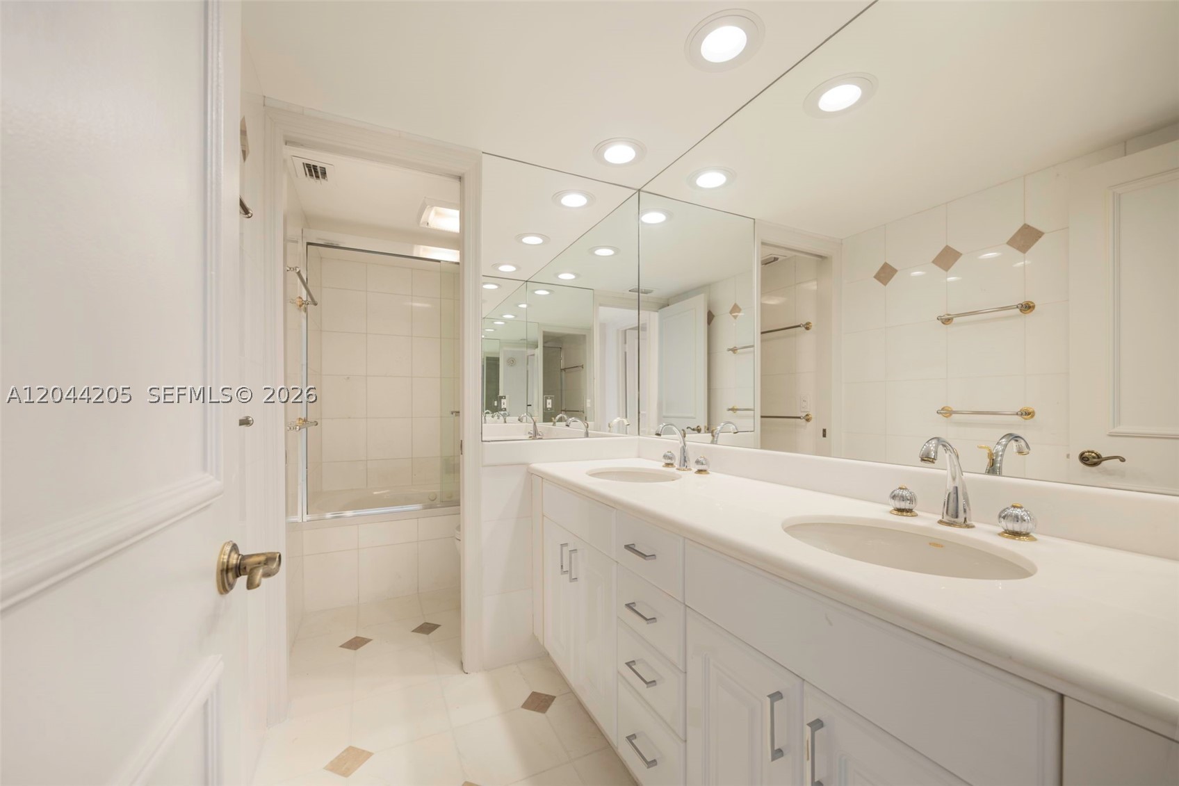 155 Ocean Lane Dr #600, Key Biscayne FL 33149