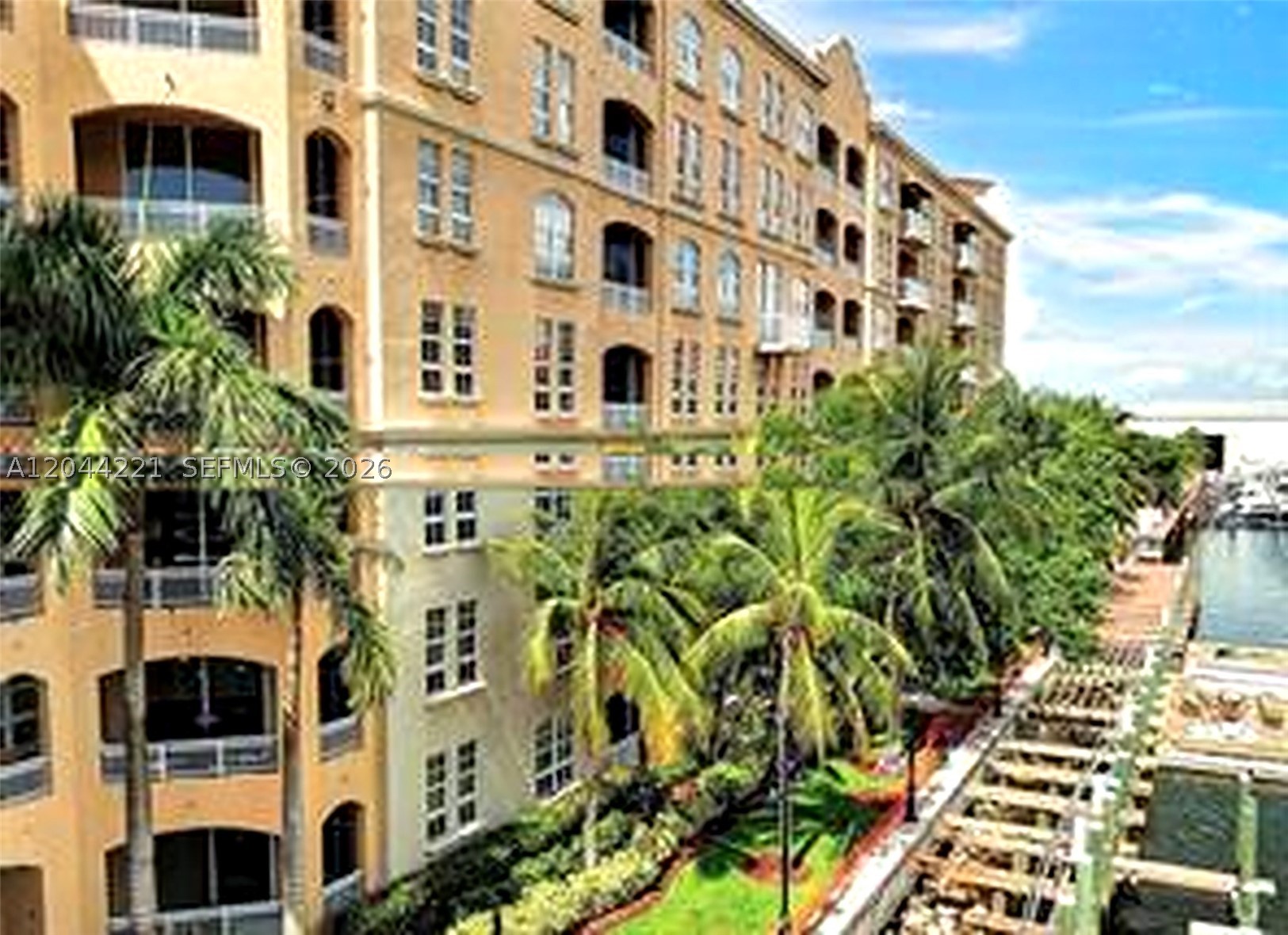 3001 NE 185th St #515, Aventura FL 33180